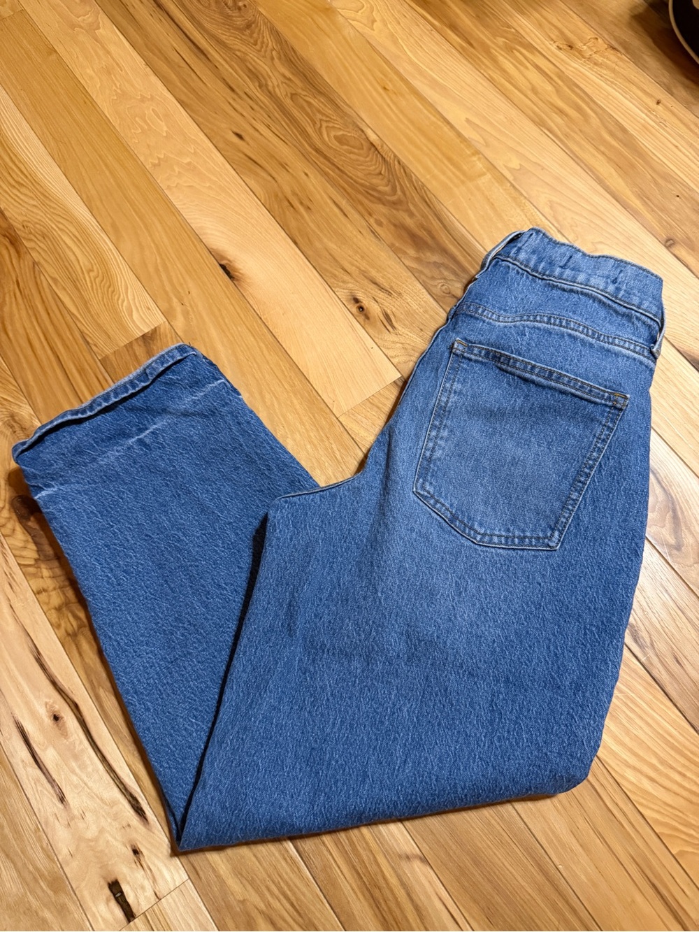 Universal Thread Relaxed Straight Jeans in Blue Wash